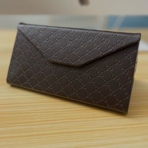 GUCCI SUNGLASSES CASE ( LARGE )